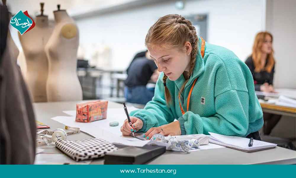 بررسی پروژه‌های عملی و تمرین‌های دوره آموزشی برای خرید دوره طراحی لباس